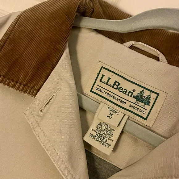 Vintage L.L. Bean Women's Beige Utility Jacket with Brown Corduroy Collar - Picture 3 of 4